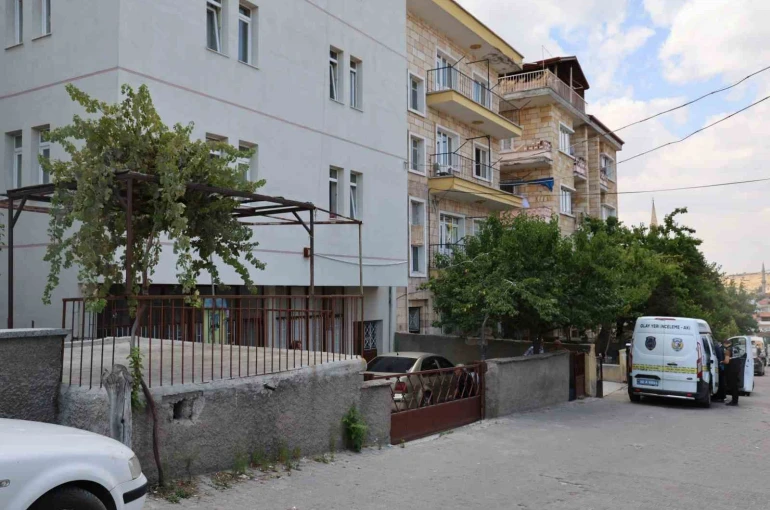 Haber alınamayan adam evinde ölü bulundu 