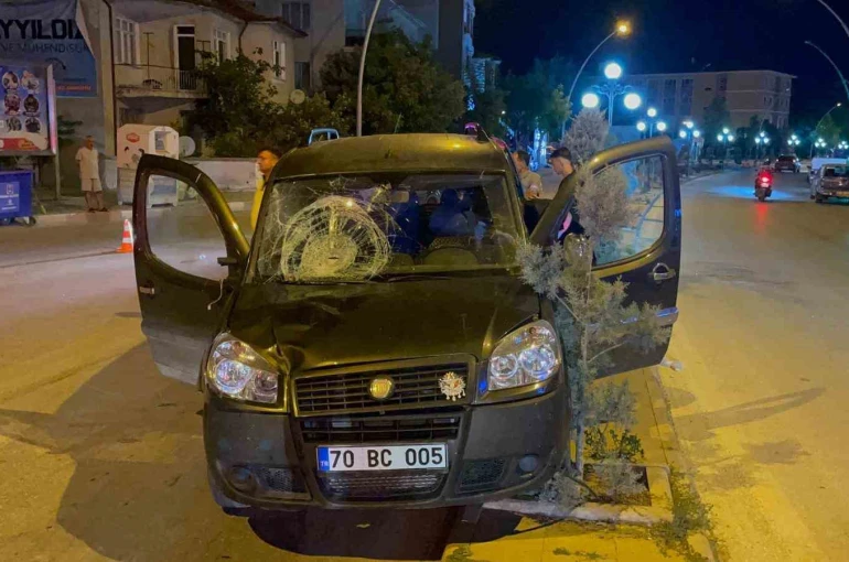 Hafif ticari aracın çarptığı belediye işçisi ağır yaralandı