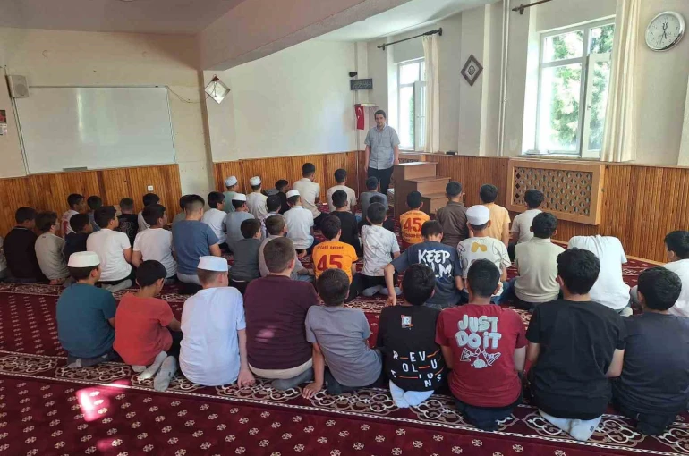 Hafızlık öğrencileri teknoloji bağımlılığı konusunda bilgilendirildi