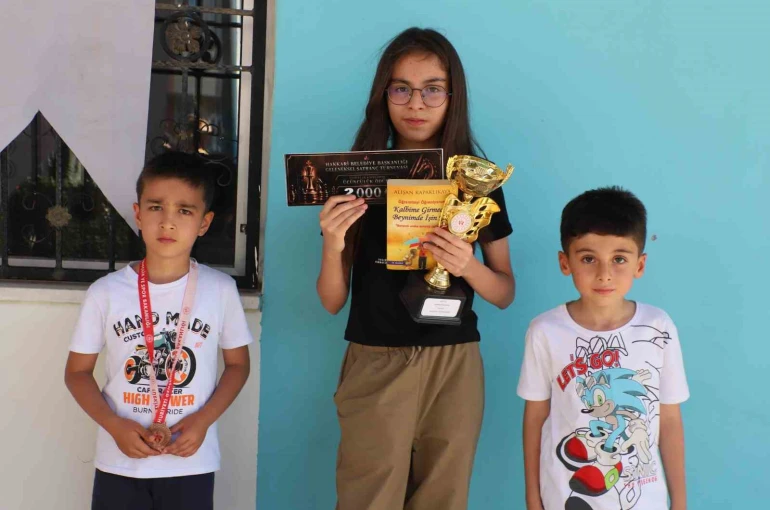 Hakkâri’de 120 sporcunun katıldığı satranç turnuvası sona erdi