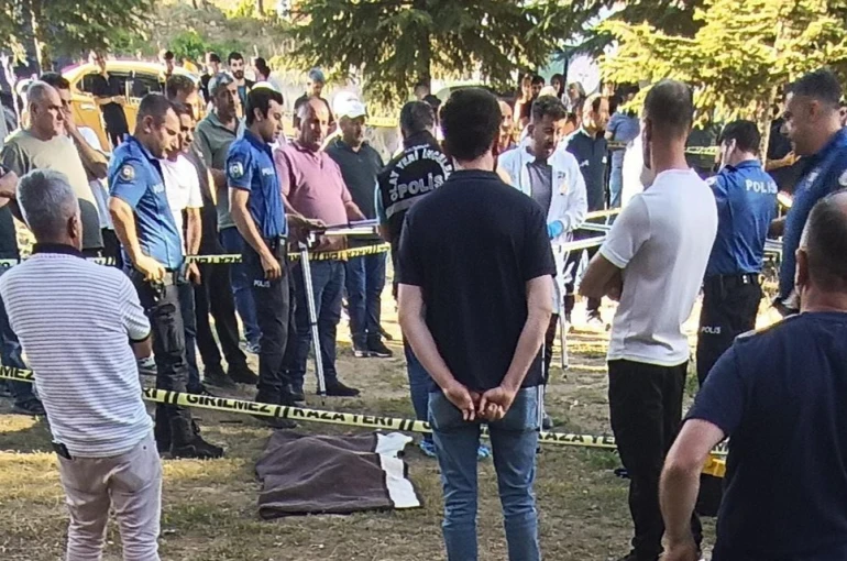 Hakkari’de ambulansın çarptığı çocuk hayatını kaybetti