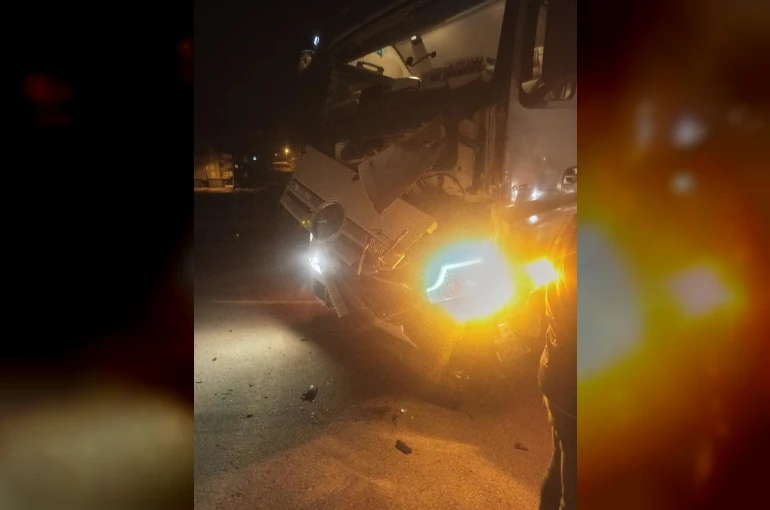 Hakkari’de tır ile minibüs çarpıştı: 1 yaralı