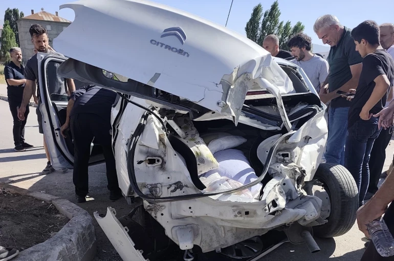 Hakkari’de üç ayrı trafik kazası: 1 ölü, 7 yaralı