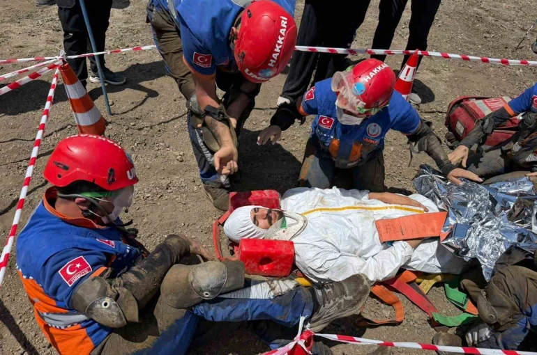 Hakkari’de UMKE eğitim kampı sona erdi