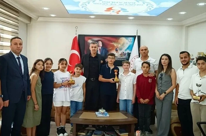 Hakkarili sporcular Triatlon 3. Etap Bölge Finaline katıldı