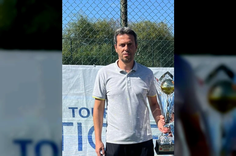 Halı sahada kalp krizi geçiren eski futbolcunun o anları ortaya çıktı 