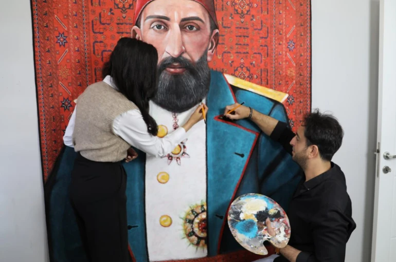 Halıyı tuvale çeviren mühendis çiftin eserleri hayran bırakıyor