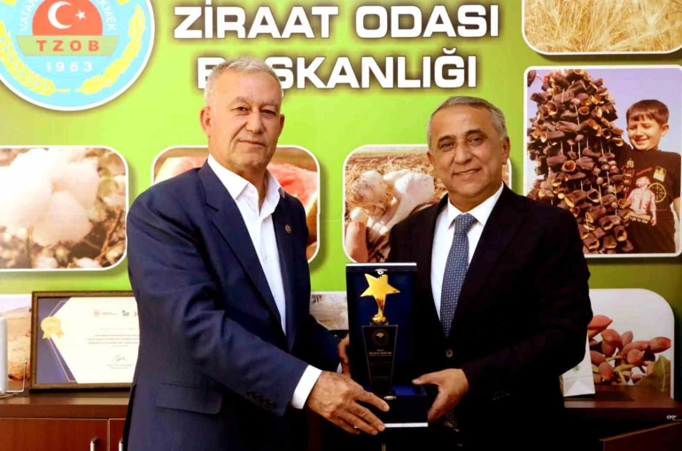 Hasan Altun’dan, İl Müdürü Sağlam’a teşekkür plaketi