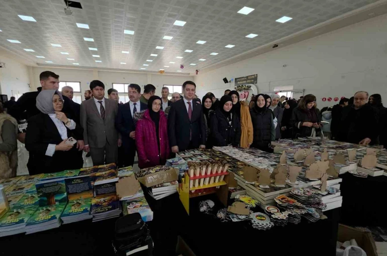 Hassa’da kitap şenliği