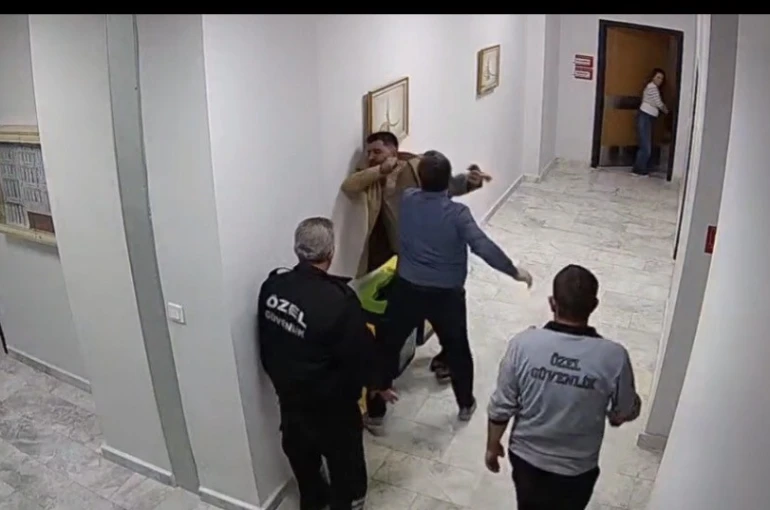 Hastane müdürünün darbettiği personel konuştu