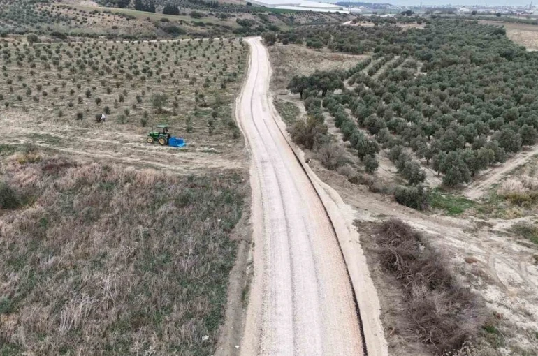 Hatay Büyükşehir Belediyesi, Arsuz’da 6 kilometrelik yolu yeniledi