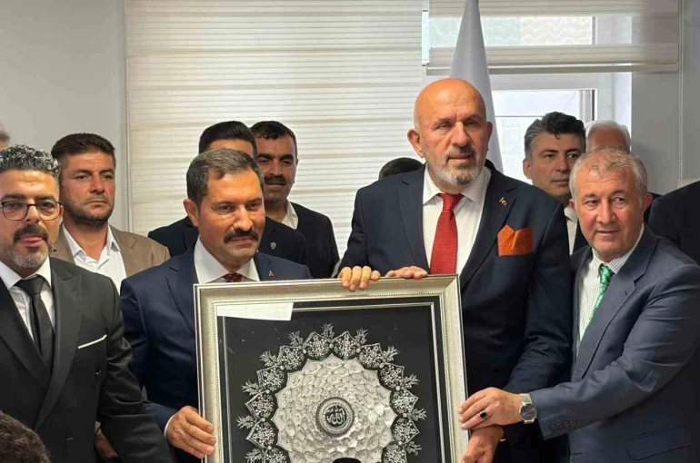 Hatay Valisi Mustafa Masatlı’ya "Yılın Valisi" ödülü verildi