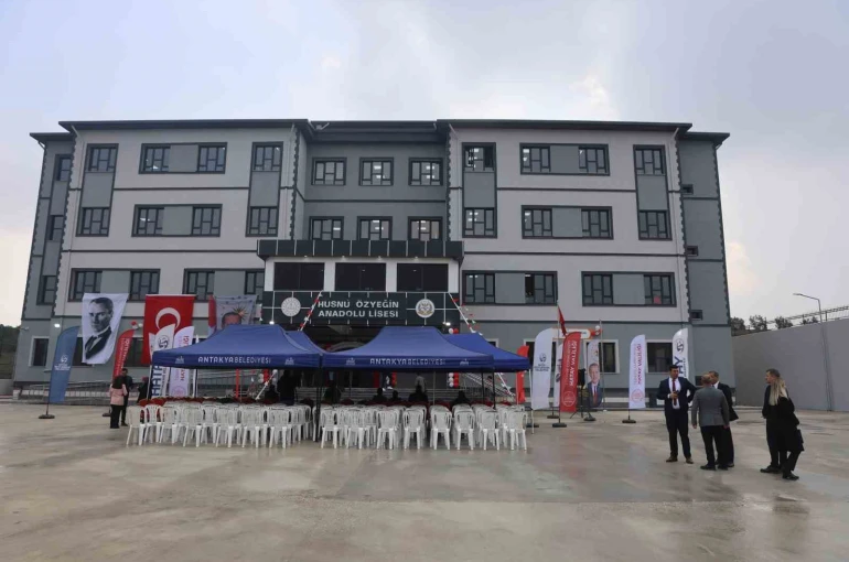 Hatay’da depremin ardından inşa edilen 225’inci okulun açılışı gerçekleştirildi
