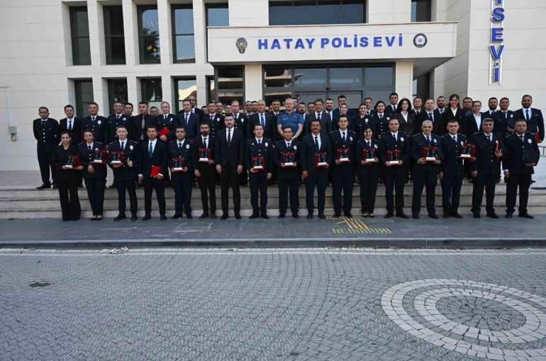 Hatay’da emniyet personeline rütbe takdim töreni düzenlendi