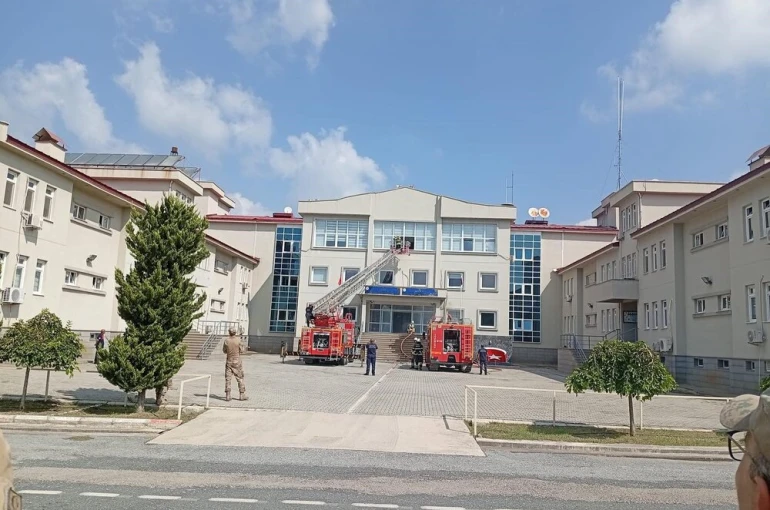 Hatay’da itfaiyeden Mehmetçiğe yangın eğitimi