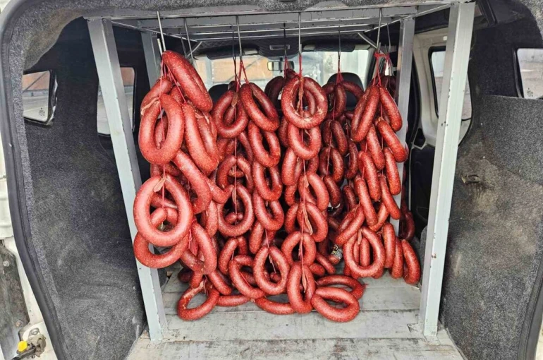 Hatay’da menşei belirsiz 120 kilogram sucuğa el konuldu