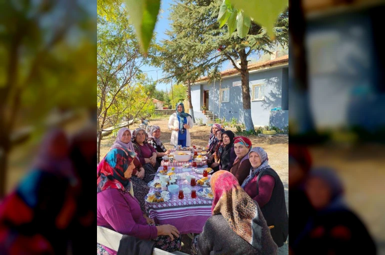 Hatice ebeden çay saatinde sağlık bilgilendirmesi