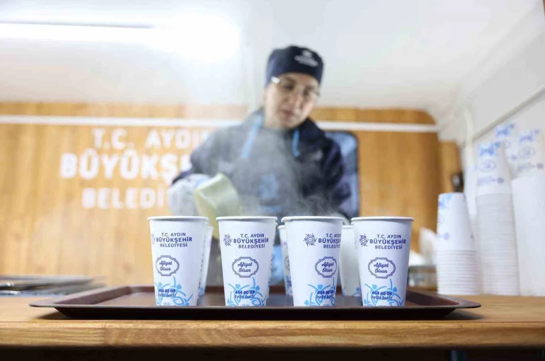 Havalar soğudu, Büyükşehir sıcak çorba dağıtımına başladı