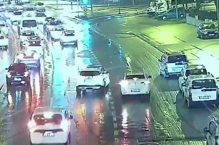 Havaya ateş açan trafik magandasının ehliyeti iptal edildi