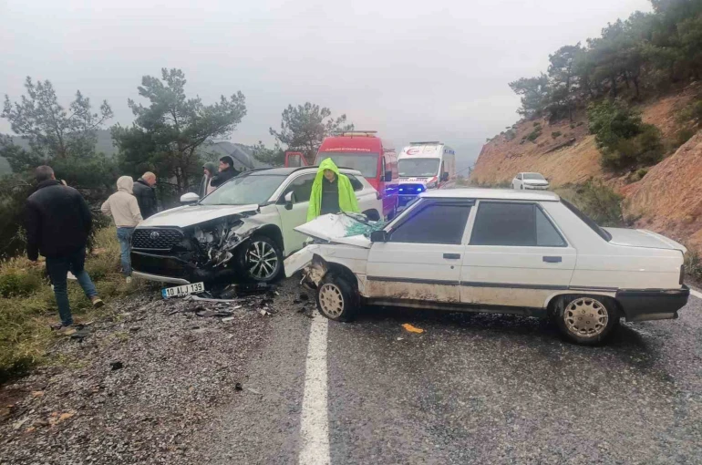 Havran’da iki otomobil çarpıştı: 1 yaralı