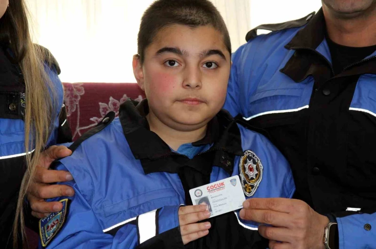 Hayaline kavuştu polis oldu