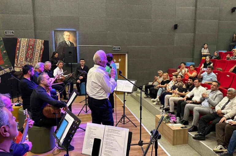 Hayat Boyu Öğrenme Haftası’nda türkü dolu gece