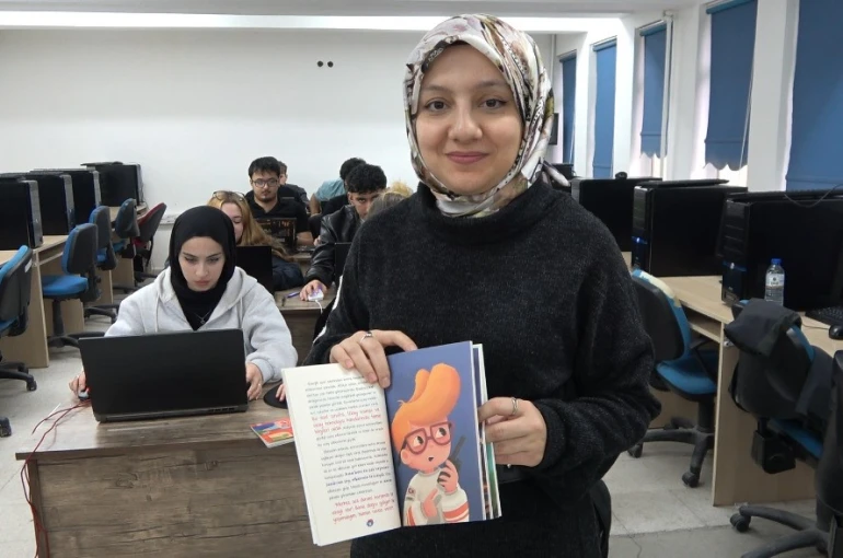 Hayat hikâyesiyle örnek oluyor, geleceğin tasarımcılarını yetiştiriyor