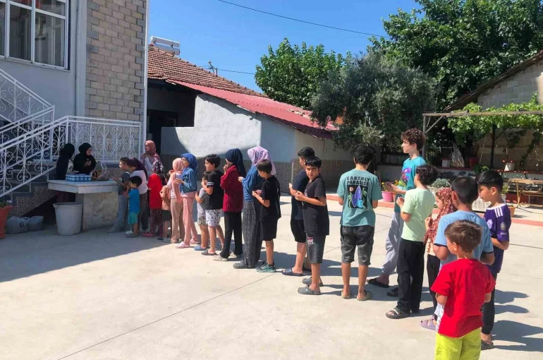 Hayırseverler Kur’an kursu öğrencilerini yalnız bırakmıyor