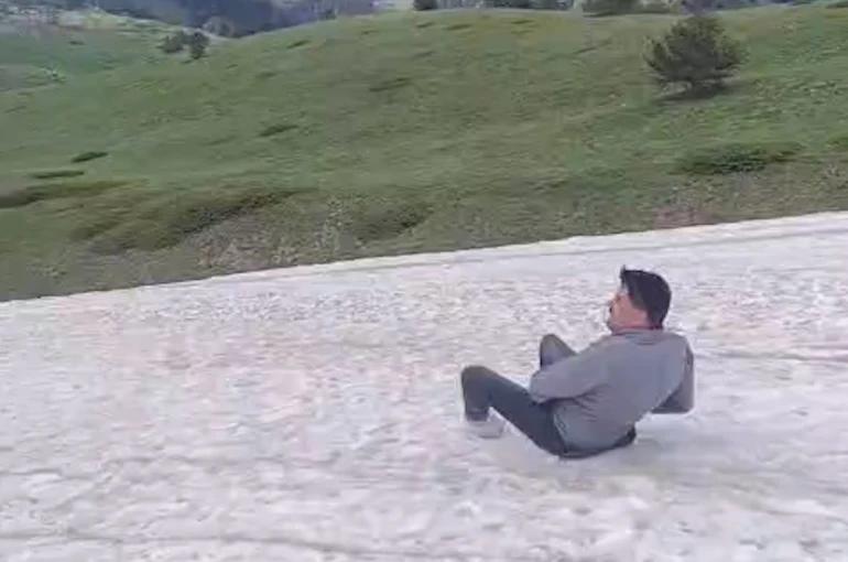 Haziran ayında kar eğlencesi görüntülendi