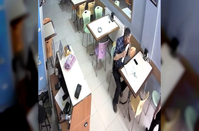 Heimlich manevrası ile boğulmaktan kurtuldu