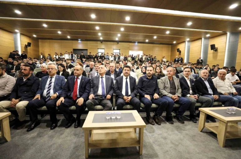 Hendek MYO’da ilk dersi rektör ve OSB başkanı verdi