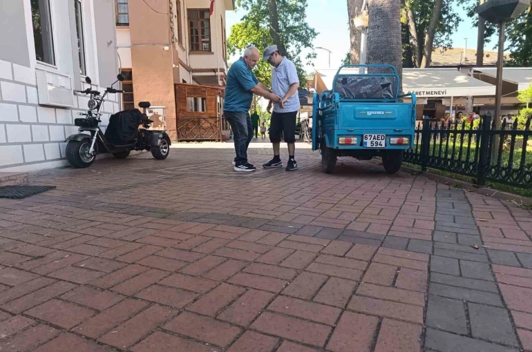 "Her baba evladı için yaşar" dedirten fedakarlık: Ömrünü engelli oğluna adadı