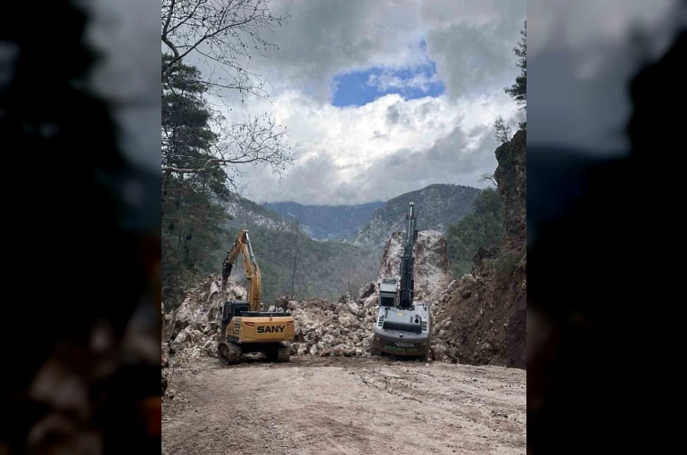 Heyelan su isale hatlarına zarar verdi
