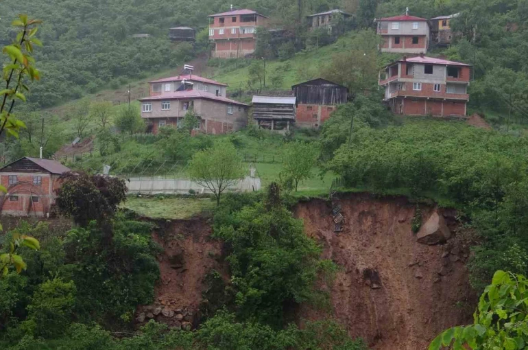Heyelan tehlikesi altındaki evler boşaltıldı