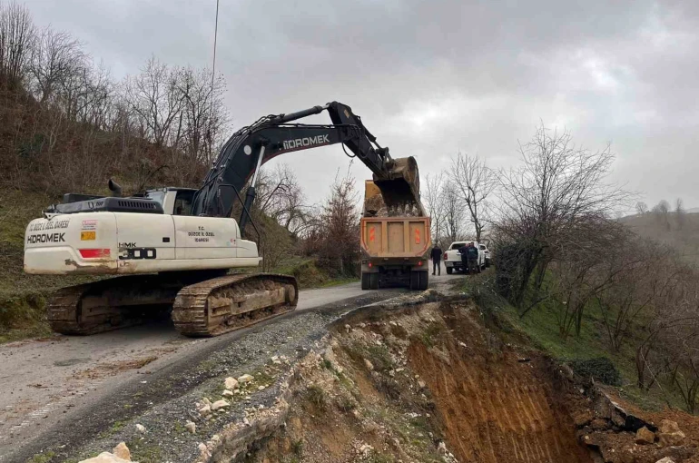 Heyelanlı bölgede çalışma yapıldı