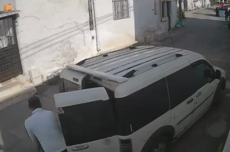 Hırsızlar "Parayı hesaba atacağız" diyerek 295 kilo zeytinyağını çaldılar