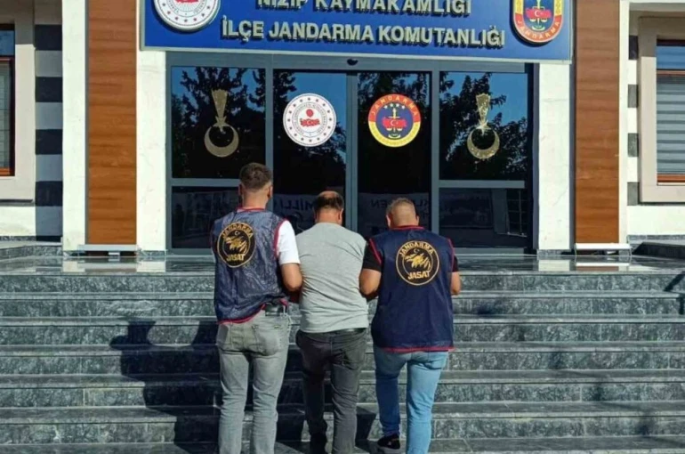 Hırsızlık suçundan aranan şahıs yakalandı