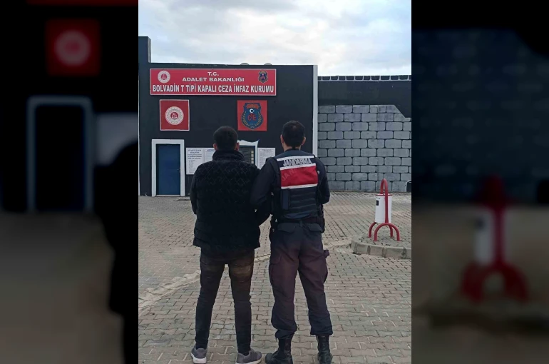 Hırsızlık suçundan aranan şahsı jandarma yakaladı