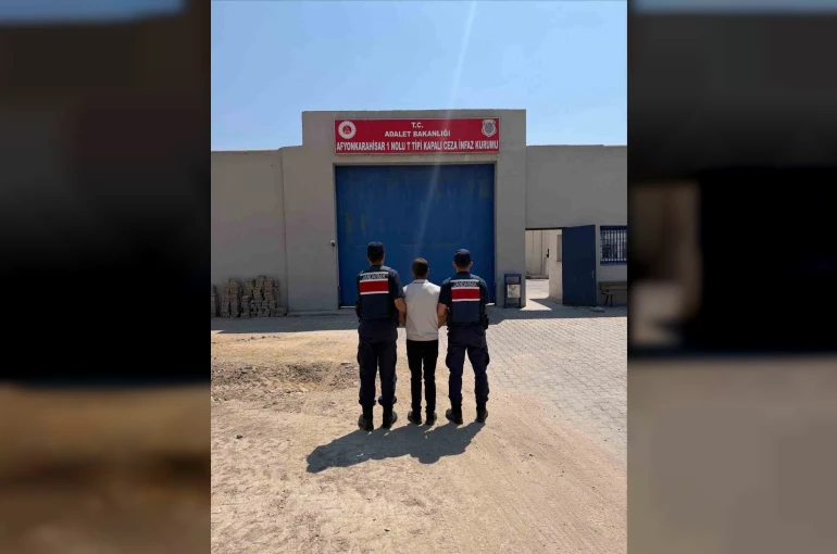 Hırsızlık suçundan hapis cezası ile aranan şahsı jandarma yakaladı 