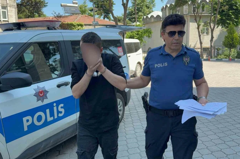 Hırsızlıktan aranan firari yakalandı