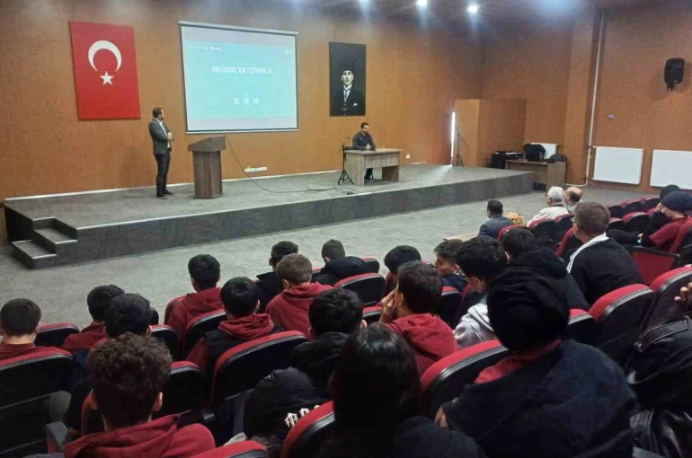 Hisarcık 15 Temmuz Şehitleri Anadolu Lisesi’nde "İklim Değişikliği" Konferansı