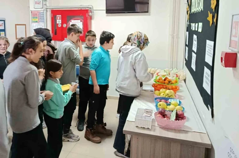 Hisarcık AİHL’de dürüstlük marketi açıldı