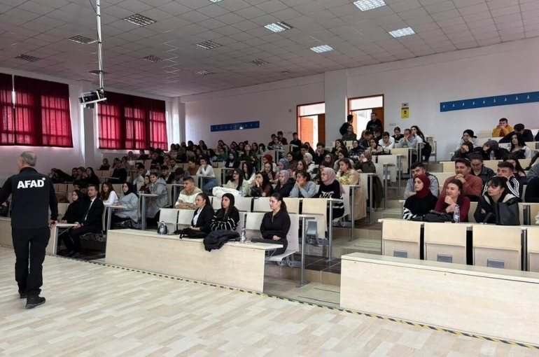 Hisarcık MYO’da afet farkındalık ve bina tahliye eğitimi