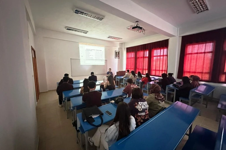 Hisarcık MYO’da "Danışman-Öğrenci Paylaşım Saatleri" etkinliği