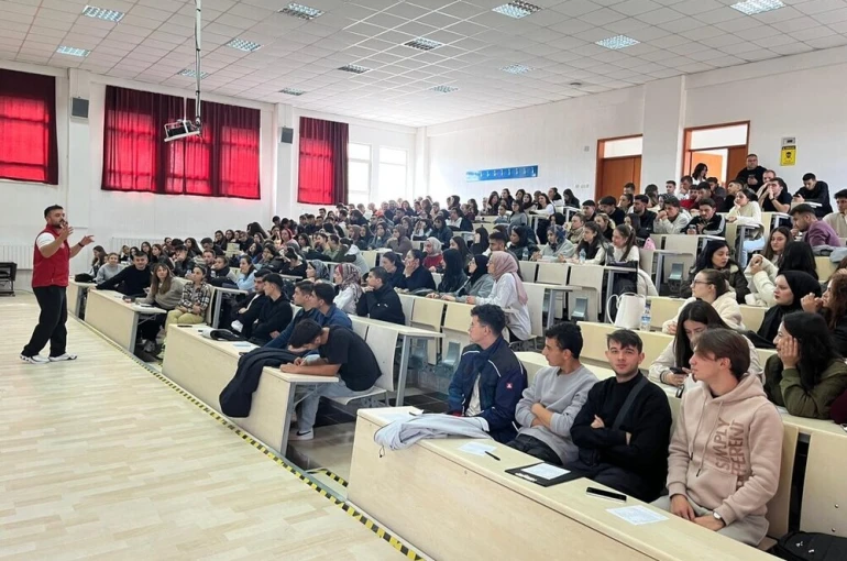 Hisarcık MYO’da öğrencilere Gençlik Merkezi tanıtıldı