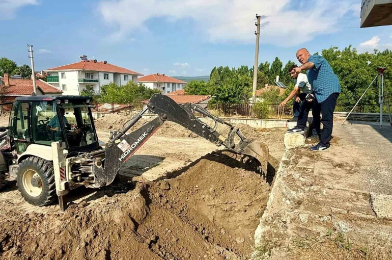 Hisarcık’ta Halk Ekmek Fabrikası için ilk kazma vuruldu