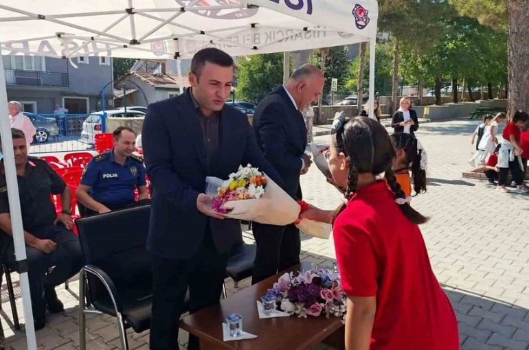 Hisarcık’ta İlköğretim Haftası kutlandı