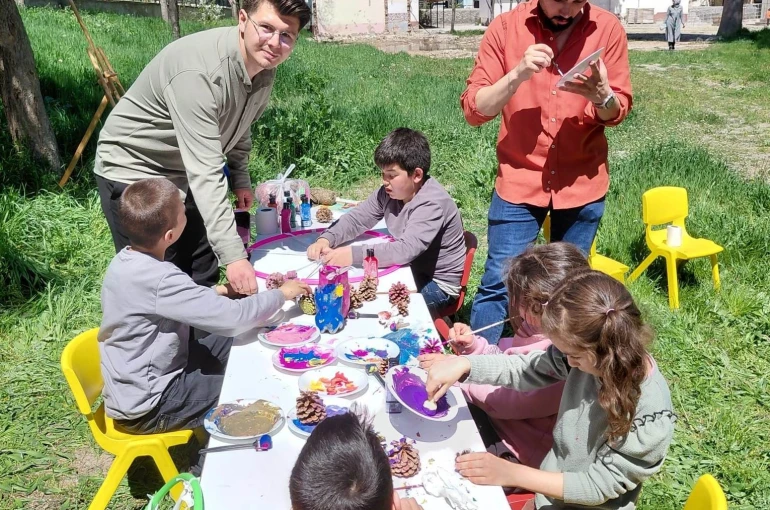 Hisarcık’ta özel öğrencilere yönelik açık hava sanat ve kitap platformu