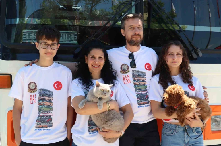 Hurda olarak aldıkları otobüsü 5 milyon liraya yürüyen eve dönüştürdüler