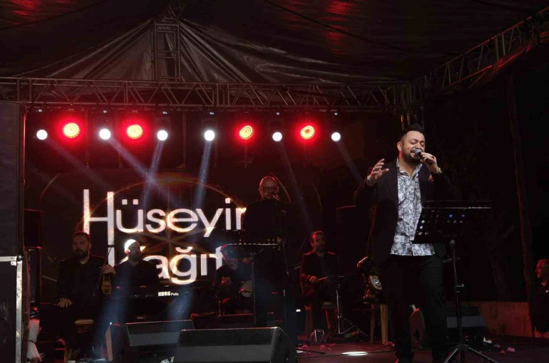 Hüseyin Kağıt Sarıgöl’ü coşturdu